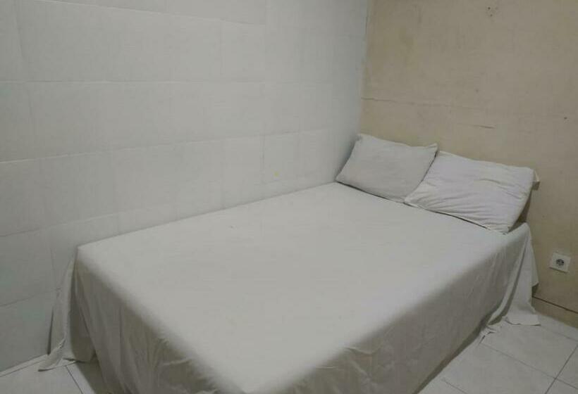 ホテル Oyo 91165 Undaan Residence