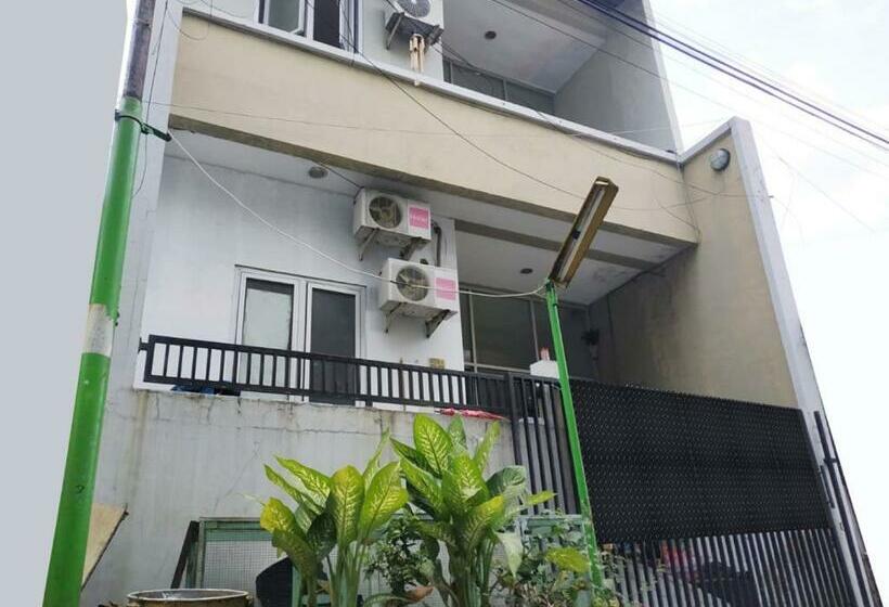 ホテル Oyo 91165 Undaan Residence