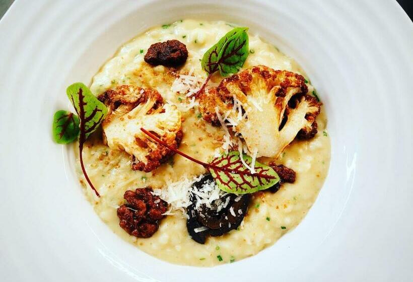 Отель St Tudy Inn