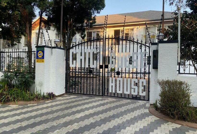 פנסיון Chic Guest House & Solar System Accommodations