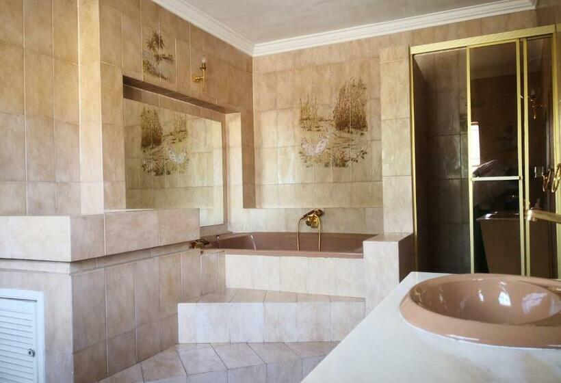 بنسيون Chic Guest House & Solar System Accommodations