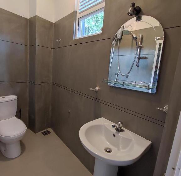 פנסיון Flower Shade Villa