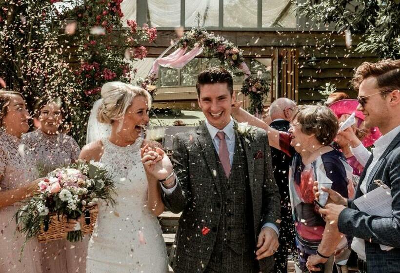 بنسيون Huntstile Organic Farm