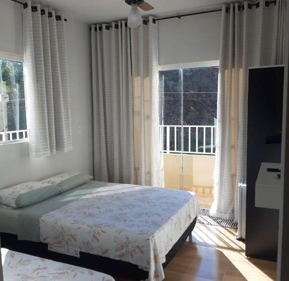 פנסיון Suítes Caninana