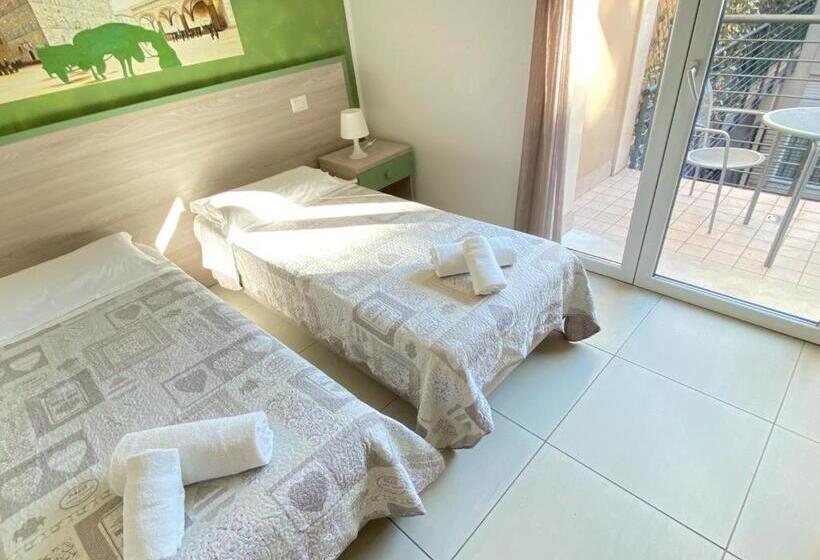 تختخواب و صبحانه Nice Residence