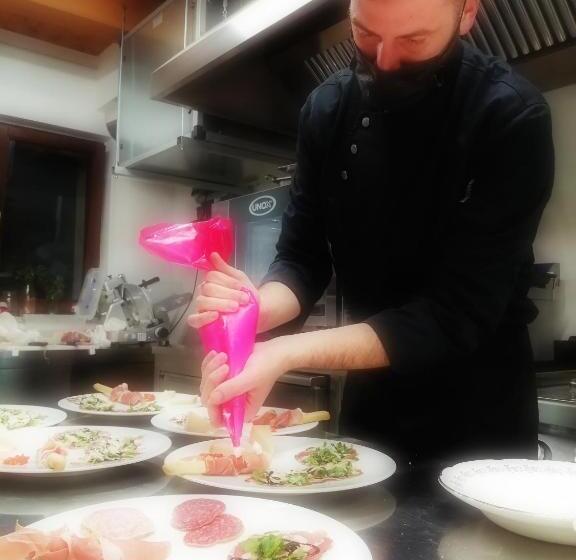 فندق Agriturismo Nonnu Lui`