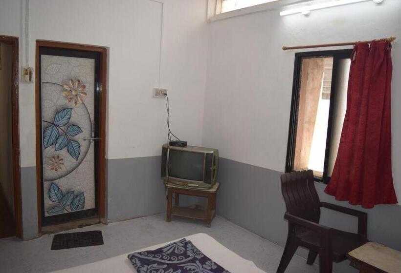 בית מלון כפרי Gokarn Lodging