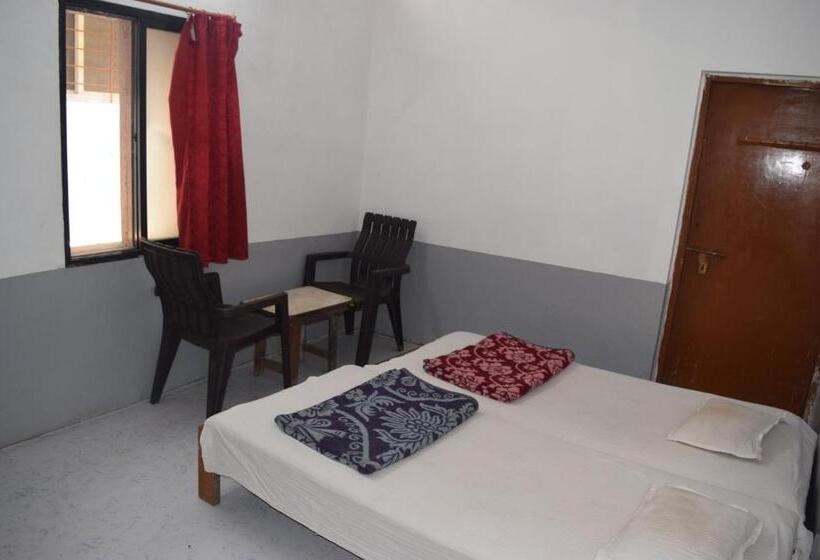 בית מלון כפרי Gokarn Lodging