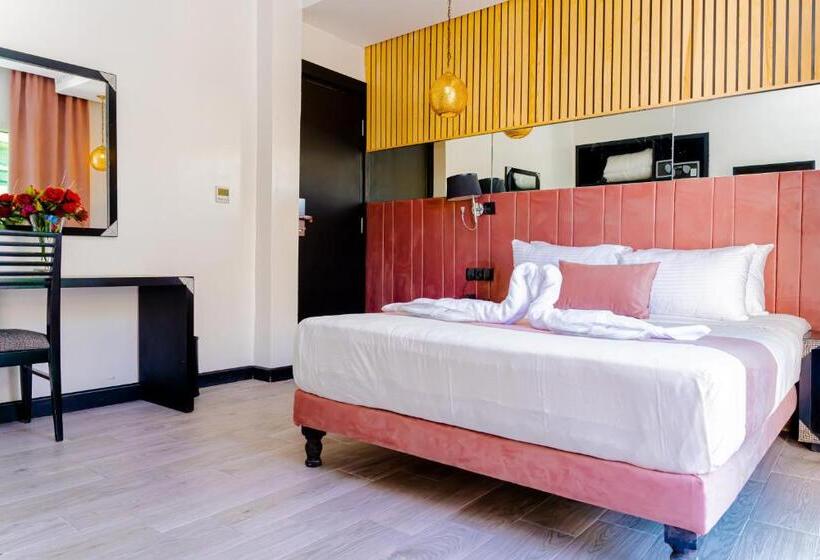 هتل Les Ambassadeurs