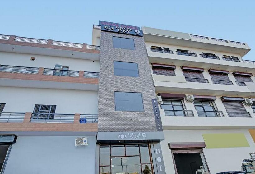 فندق Townhouse Sky