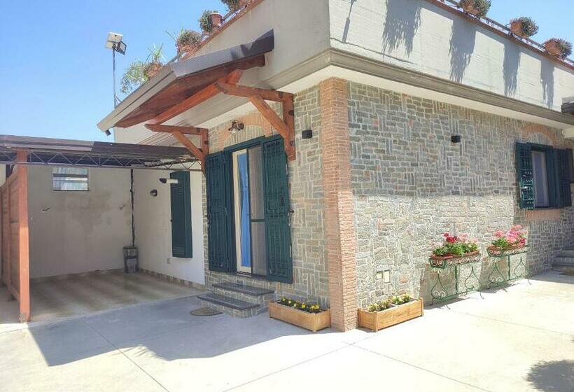 פנסיון Midway House Italy