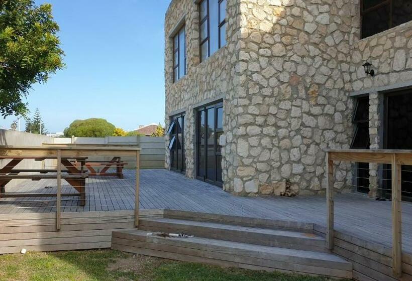 بنسيون Stonehouse On Main