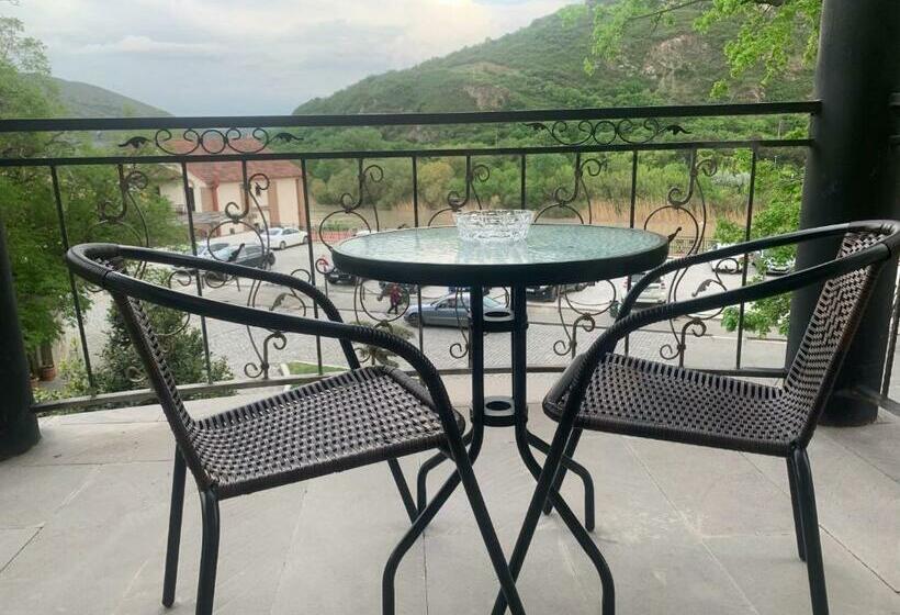 پانسیون La Home