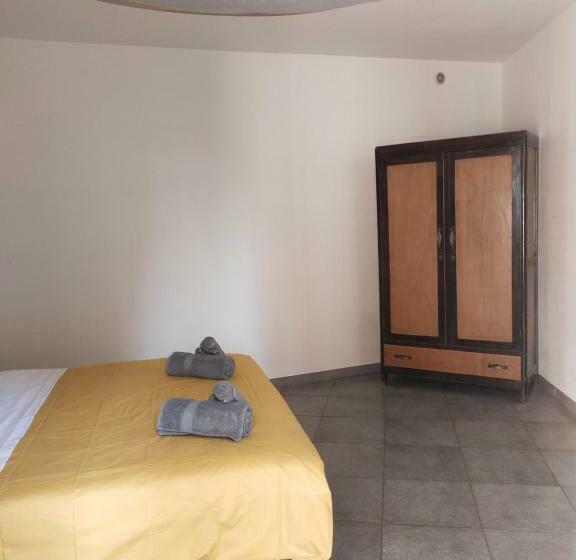 ペンション La Tana Dell Artista