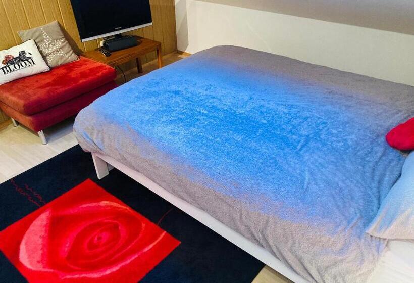 تختخواب و صبحانه Almhütte Zwei Welten
