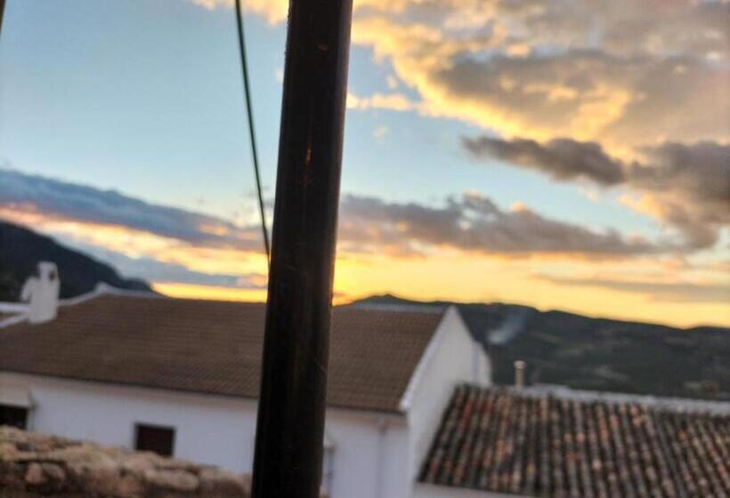 Bed and Breakfast Casa En Zuheros 4 A 5 Personas