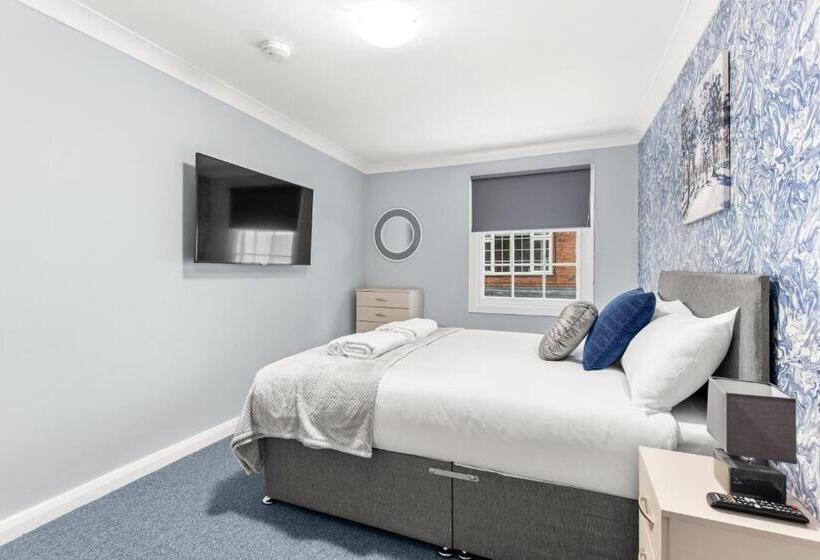 Отель Town House Rooms