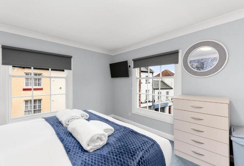 Отель Town House Rooms