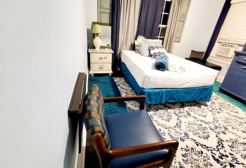 Pansiyon Room In Guest Room   Yellow Rm Dover  Del State, Bayhealth  Dov Base