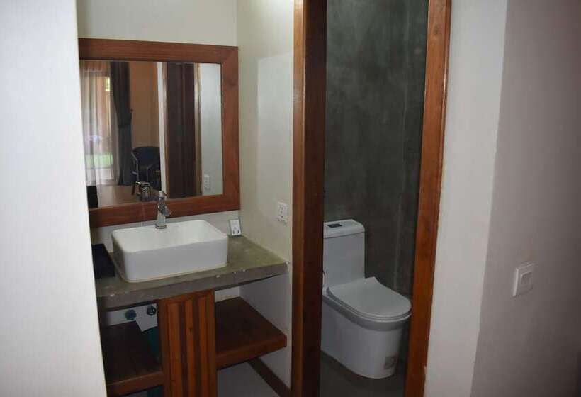 پانسیون Three Little Birds