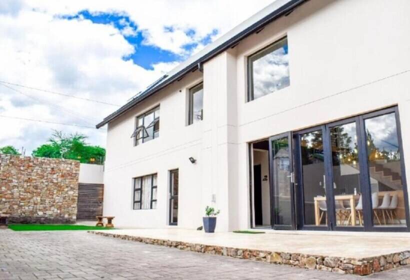 تختخواب و صبحانه Amabwe Guesthouse