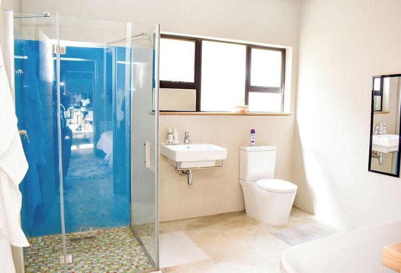 تختخواب و صبحانه Amabwe Guesthouse