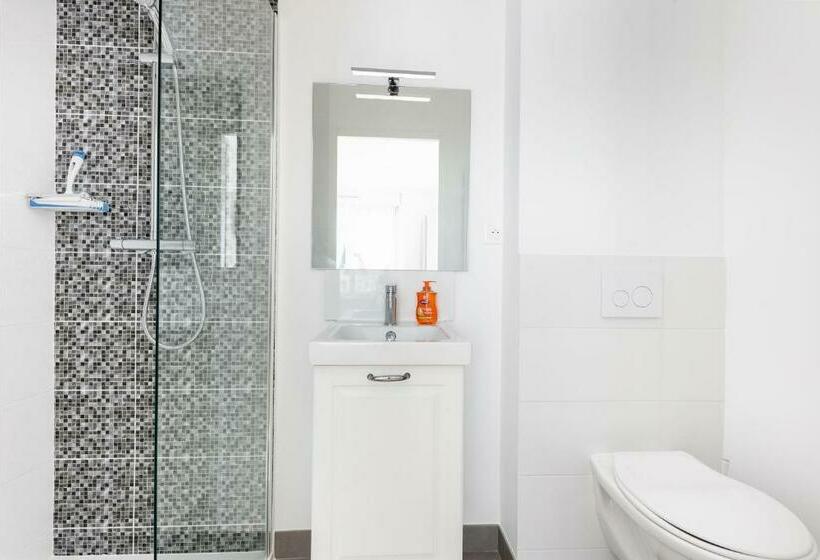 مبيت وإفطار La Recouvrance : Chambre Spacieuse Avec Sdb Privative, Cuisine Et Salon Partagés, Terrasse, Proche F