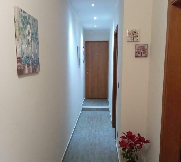 تختخواب و صبحانه Soleluna 319