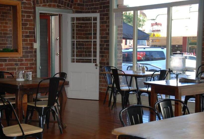 צימר The Fed And Bed Temora