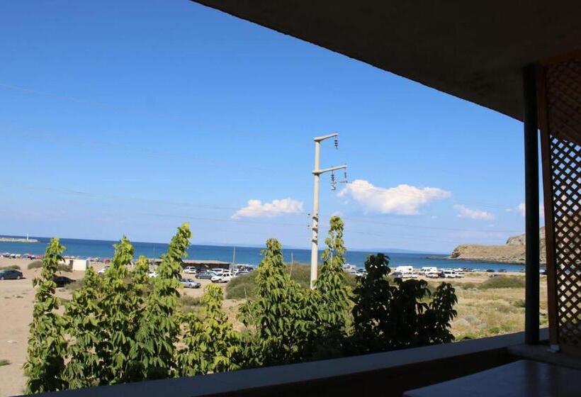 Gökçeada Batihan Otel