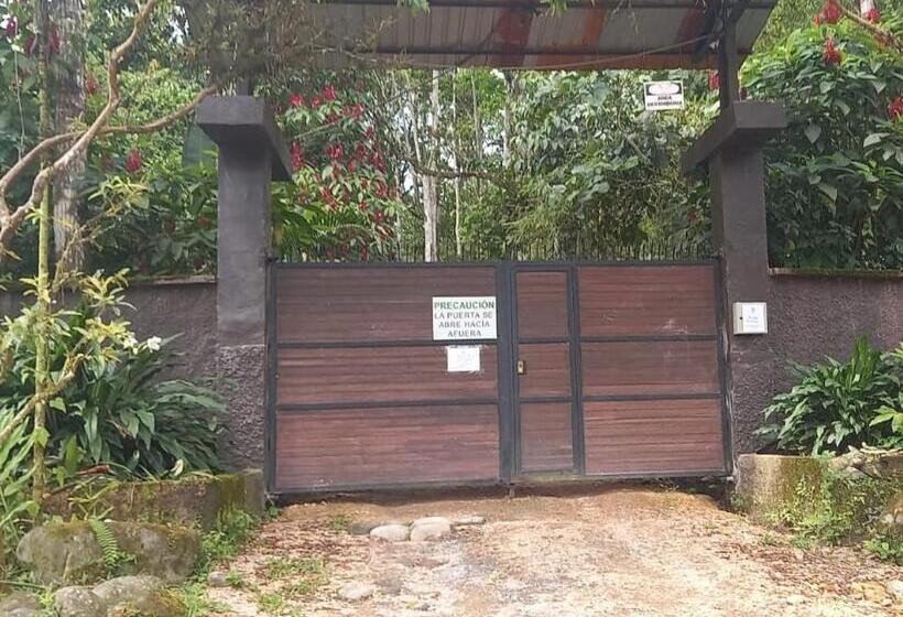 فندق Cantalarana, Antes Wikiri Lodge