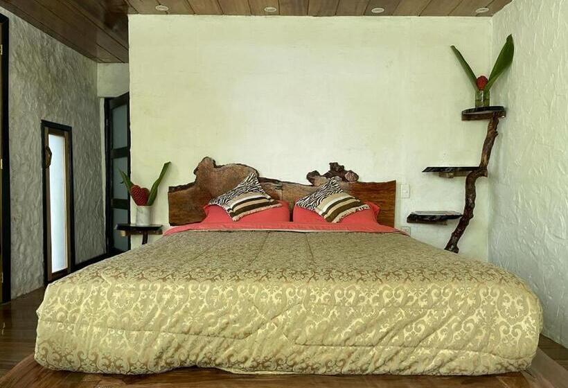 فندق Cantalarana, Antes Wikiri Lodge