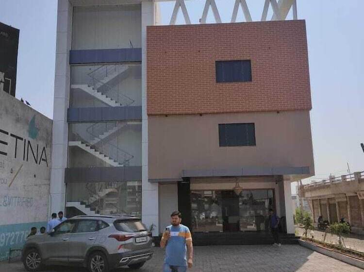 בית מלון כפרי Fun Imperial Morbi