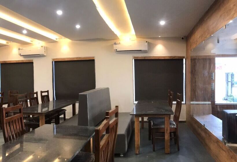 בית מלון כפרי Fun Imperial Morbi