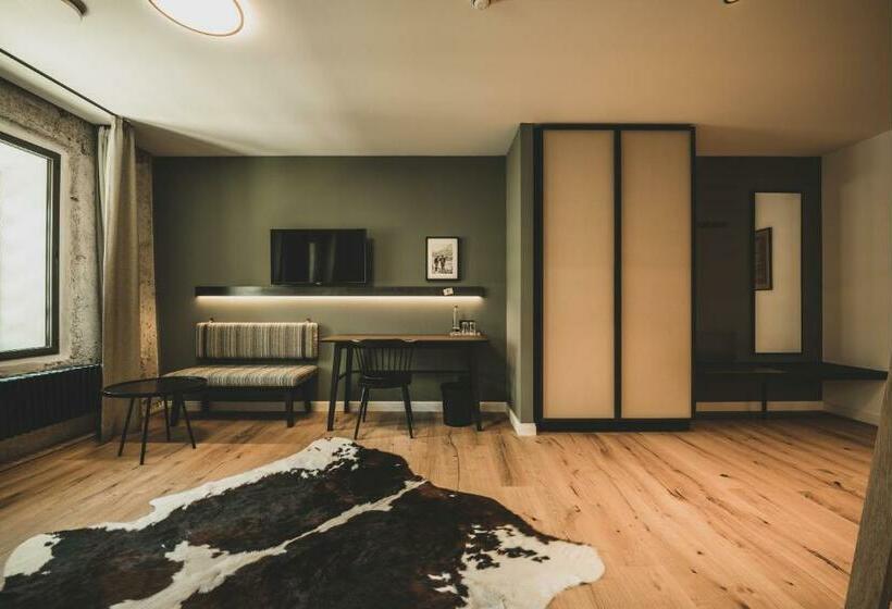 Landhotel Alte Zollstation Historical Building