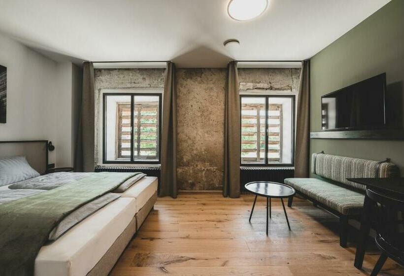 Landhotel Alte Zollstation Historical Building