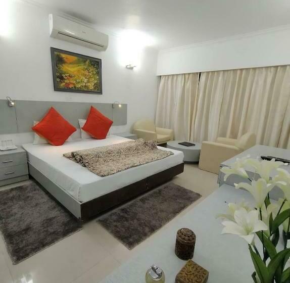 ホテル Misty Meadows Resorts