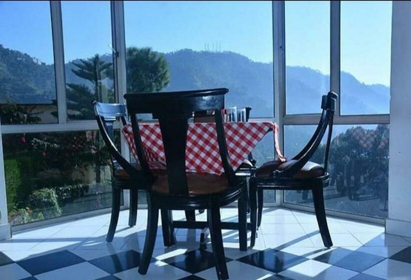 ホテル Misty Meadows Resorts