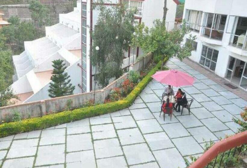 ホテル Misty Meadows Resorts