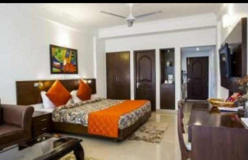 ホテル Misty Meadows Resorts