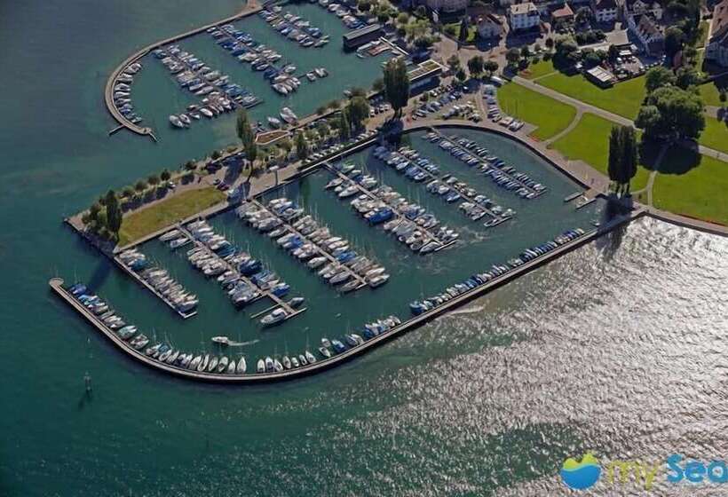 Отель Müllers Self Check In