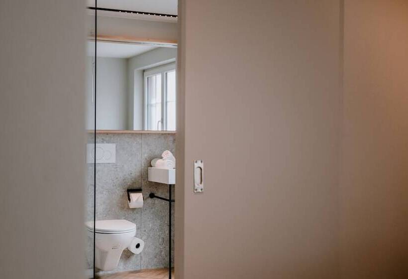 Отель Müllers Self Check In