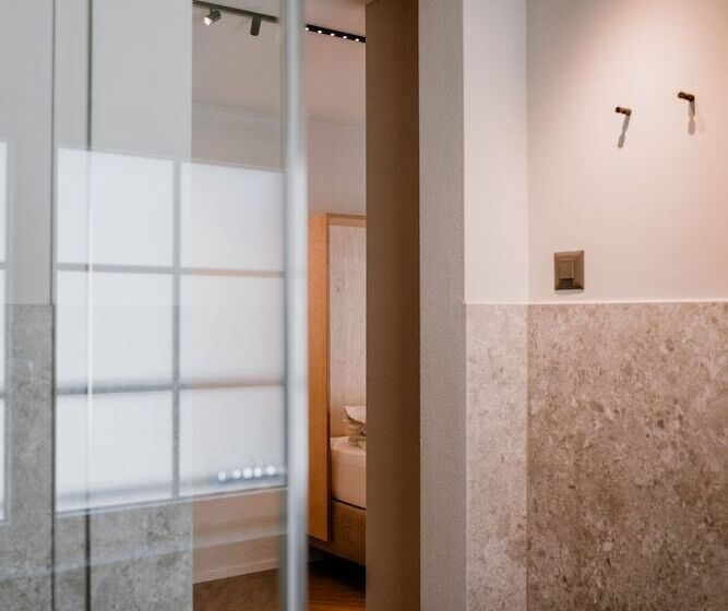 Отель Müllers Self Check In