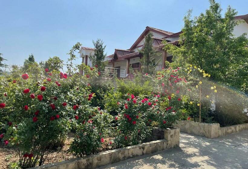 בית מלון כפרי Shri Shail Inn