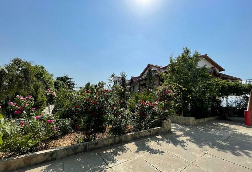 בית מלון כפרי Shri Shail Inn