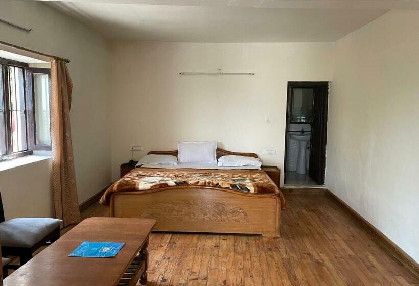 בית מלון כפרי Shri Shail Inn