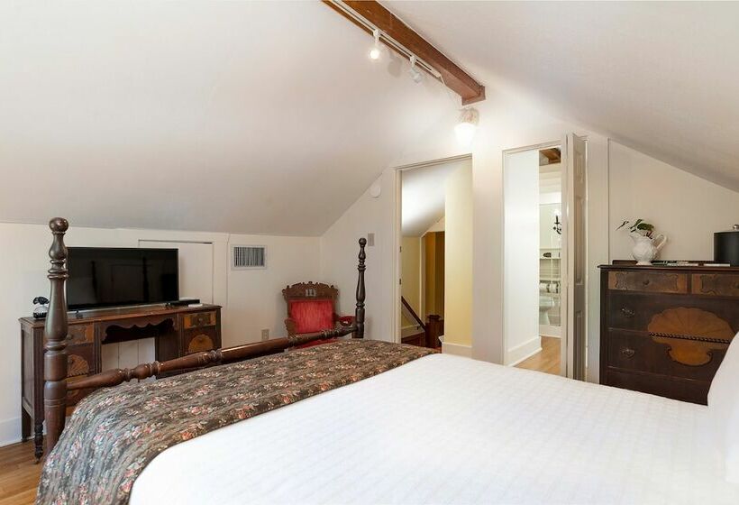 Oaklea Mansion Bed And Breakfast