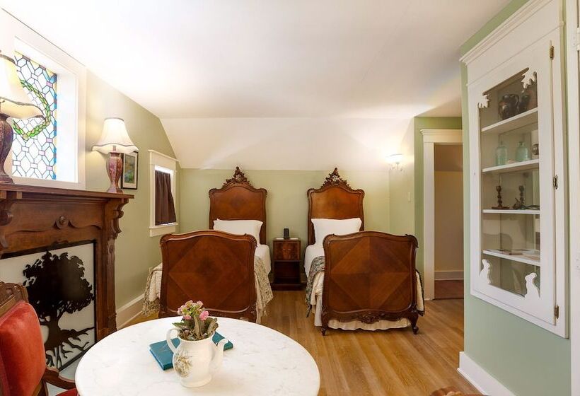 Oaklea Mansion Bed And Breakfast