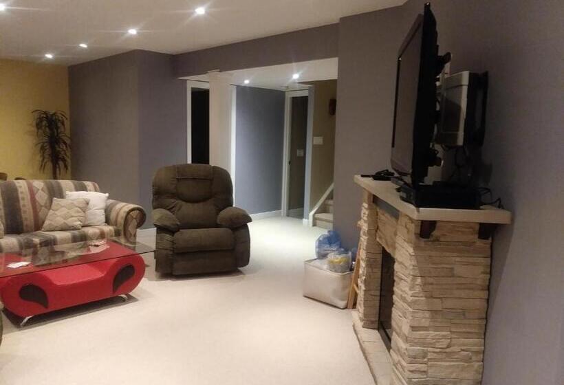 膳宿费 680 Sq Ft Private Space With Ensuite Bathroom