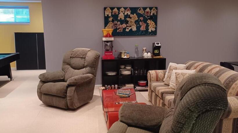 膳宿费 680 Sq Ft Private Space With Ensuite Bathroom